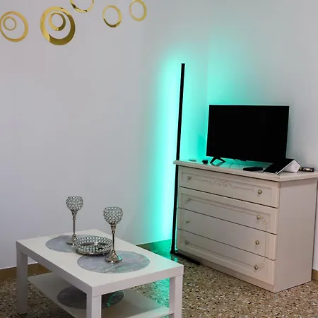 Laura *